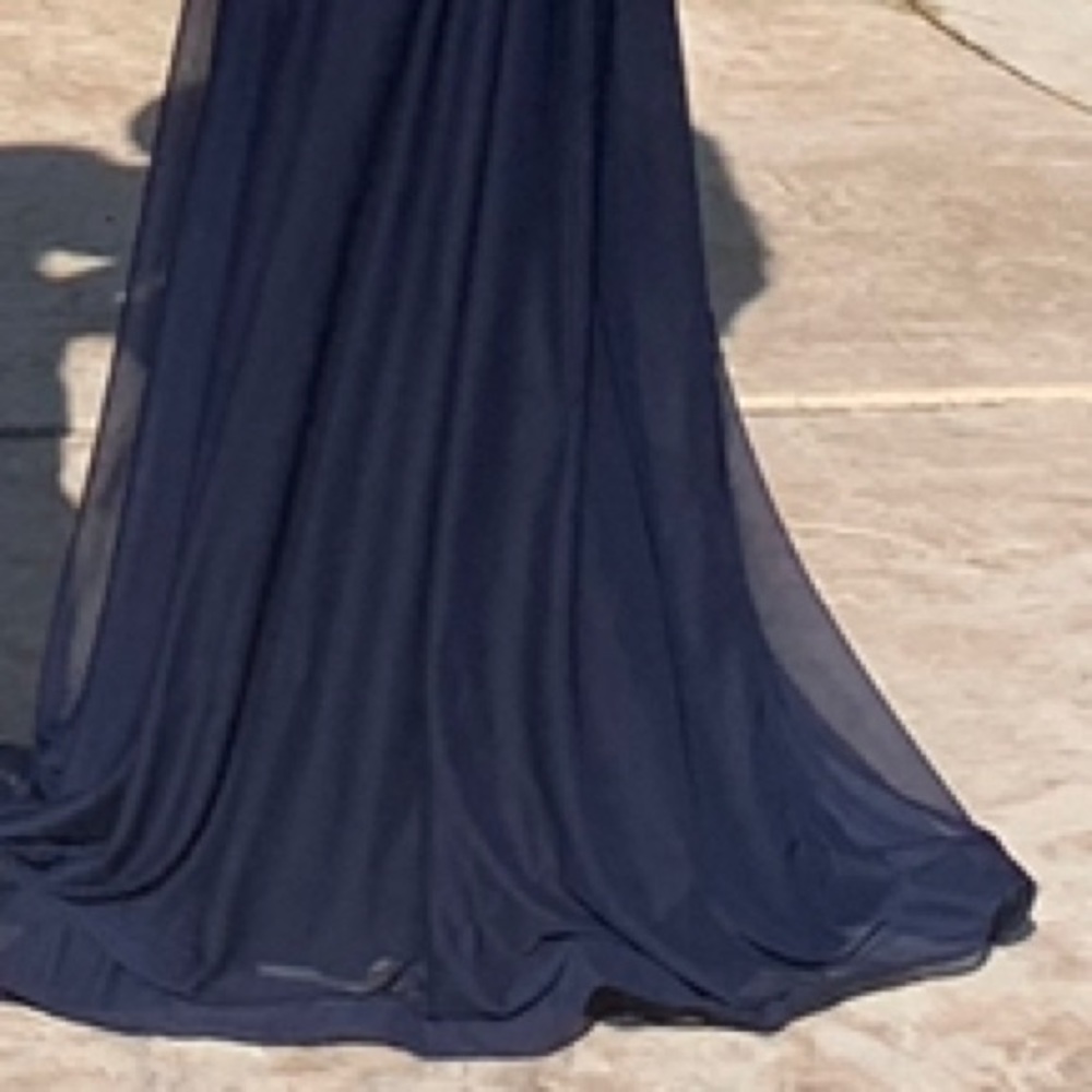 Gown - Picture 2 of 4